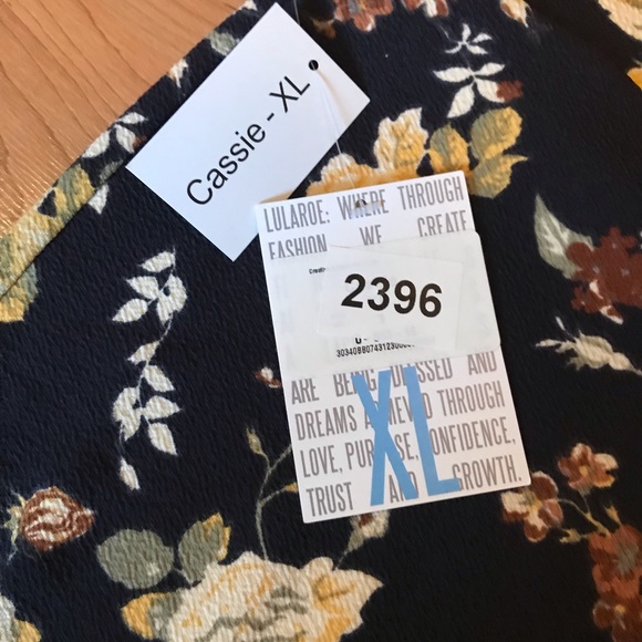 Lularoe Cassie skirt - Picture 1 of 2